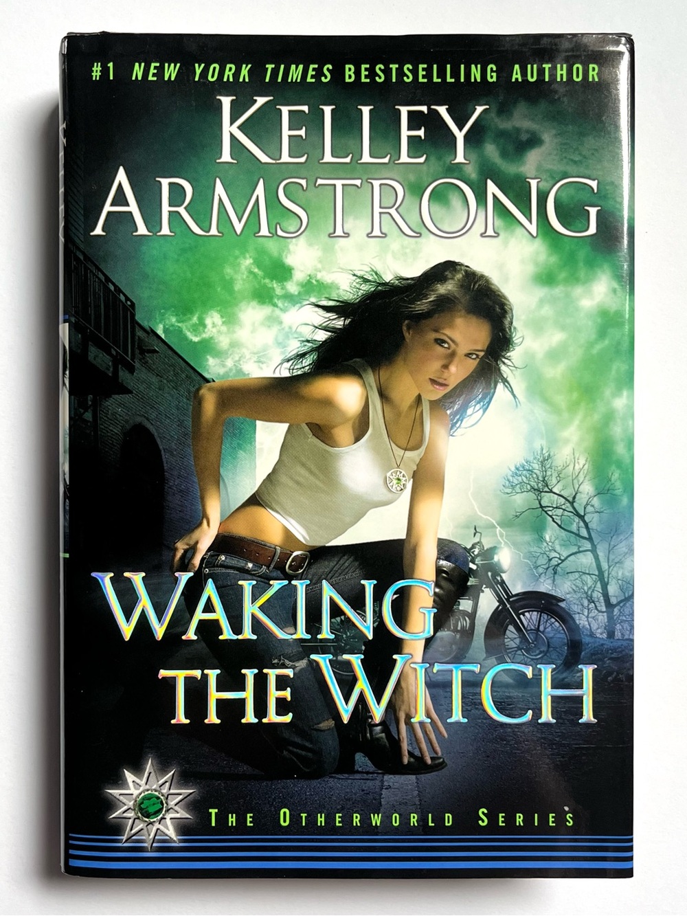 EUC Waking the Witch Kelley Armstrong Paranormal Fiction Urban Fantasy Hardcover